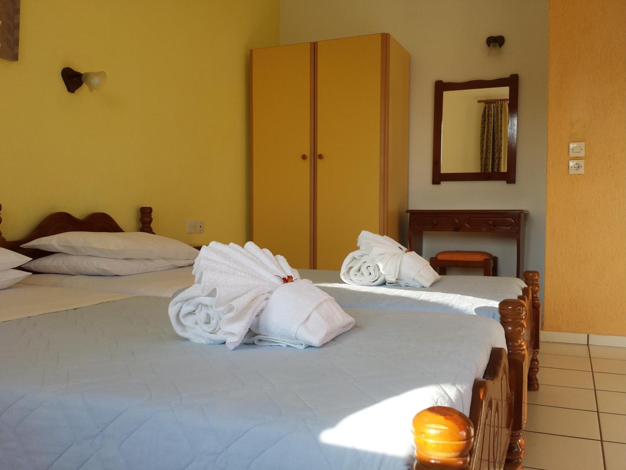 Zorbas Family House Hotel Troulos Phòng bức ảnh