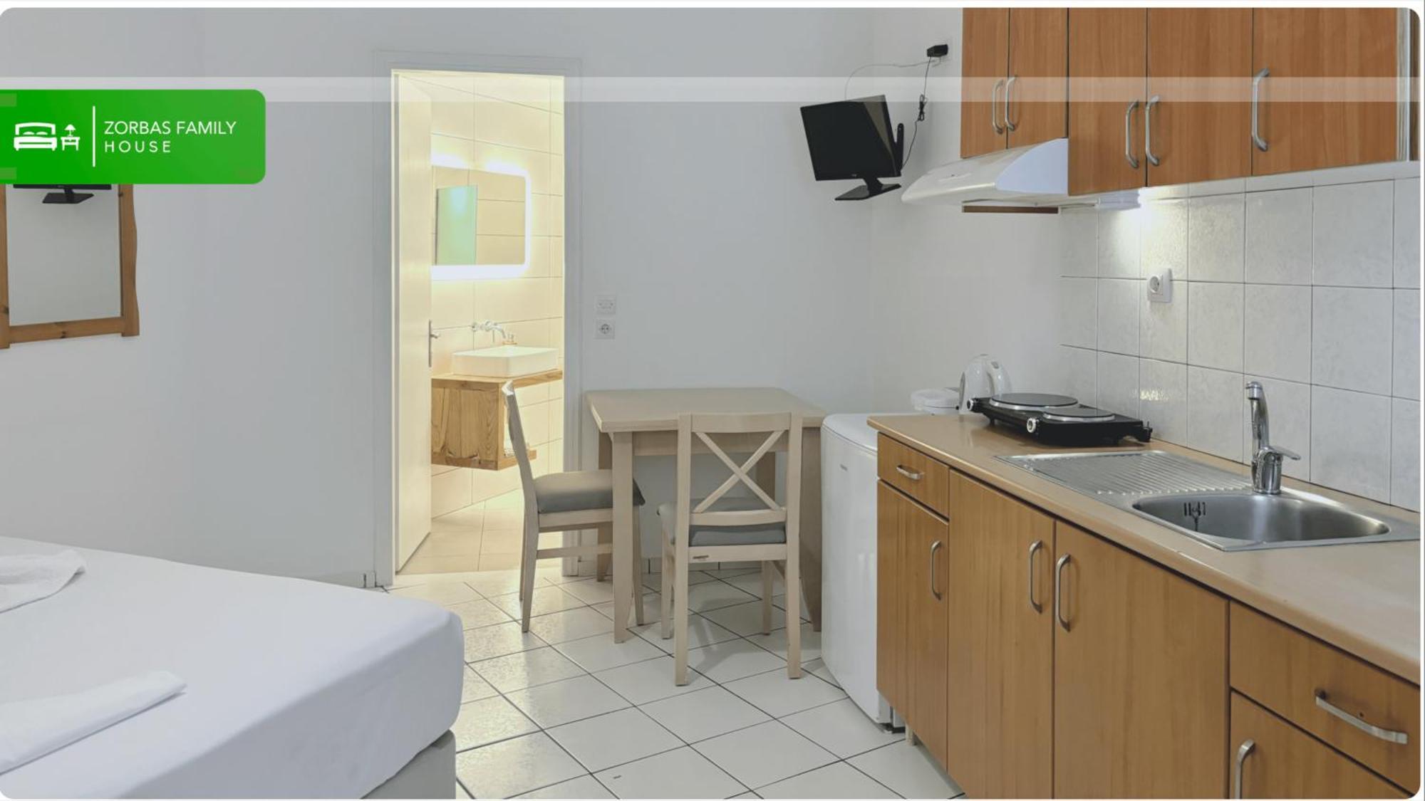 Zorbas Family House Hotel Troulos Ngoại thất bức ảnh