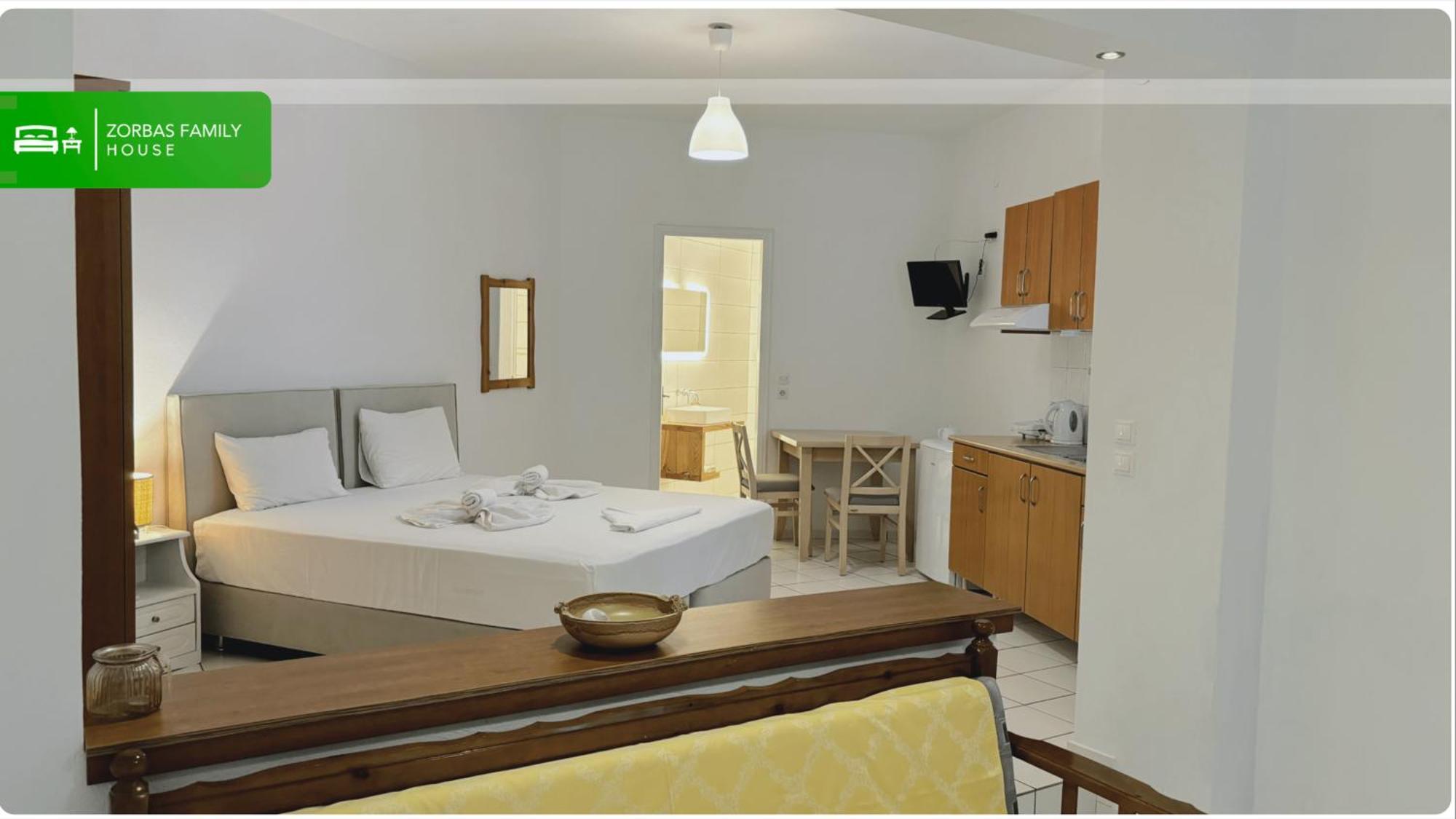 Zorbas Family House Hotel Troulos Ngoại thất bức ảnh