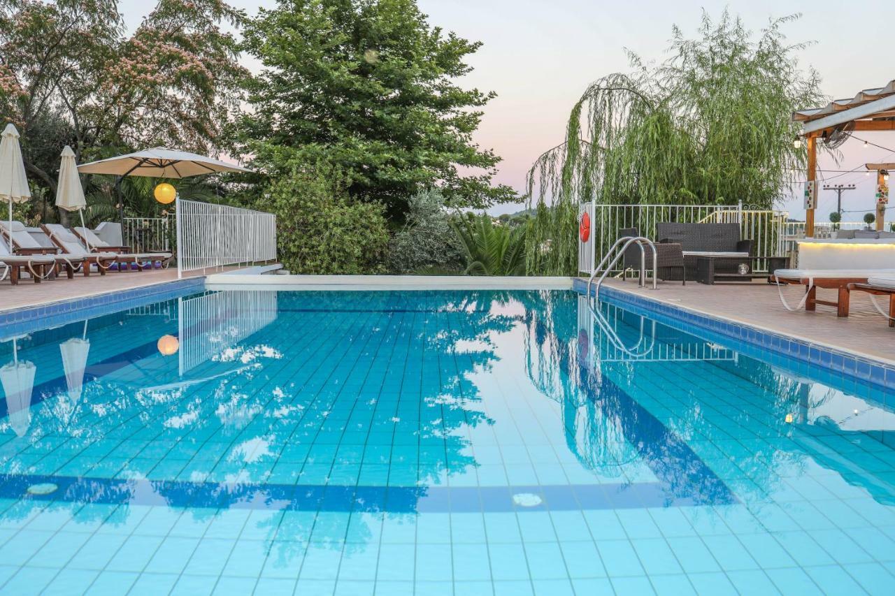 Zorbas Family House Hotel Troulos Ngoại thất bức ảnh