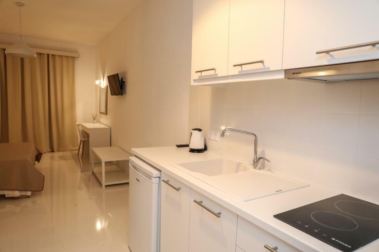 Zorbas Family House Hotel Troulos Ngoại thất bức ảnh