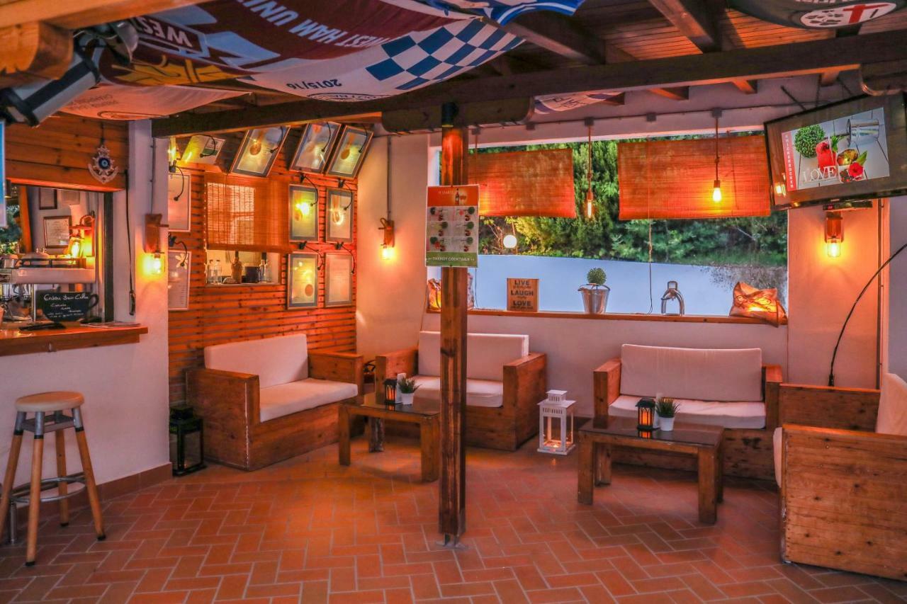 Zorbas Family House Hotel Troulos Ngoại thất bức ảnh